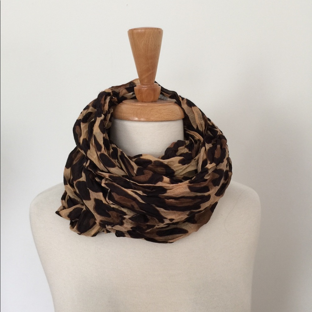 ANIMAL PRINT 4 SEASON INFINITY SCARF-WORN ONCE.